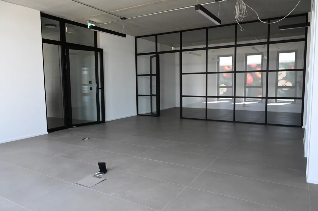 Modernes Bürointerieur der neuen Kanzleiräume von 4S Steuerberatung